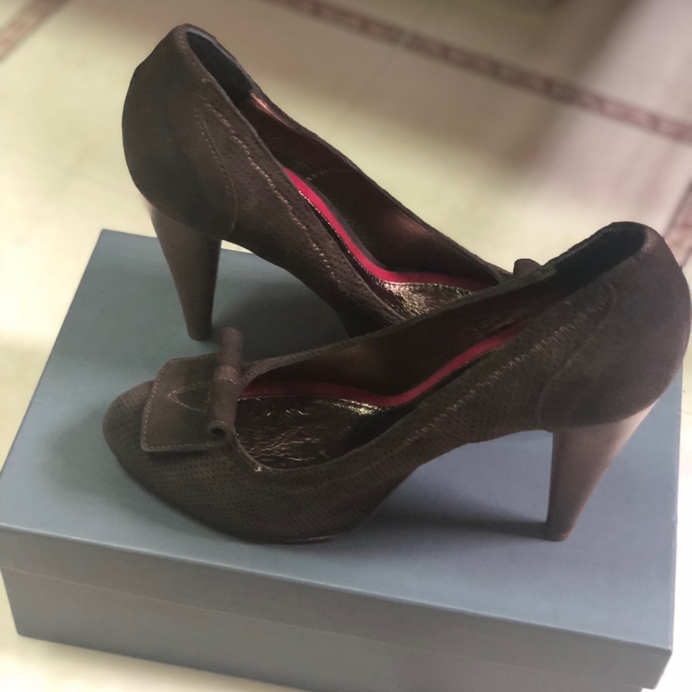 BRAND NEW! 7 FOR ALL MANKIND PUMPS
